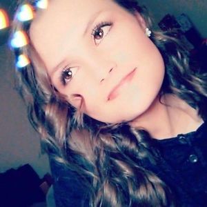 Meet your Posher, Flora